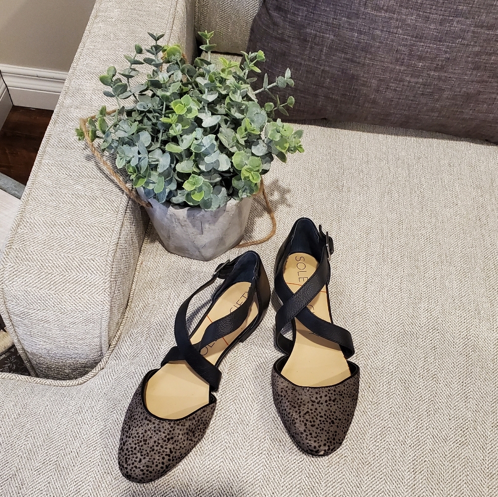 Brand new Sole Society flats shoes size 5 35